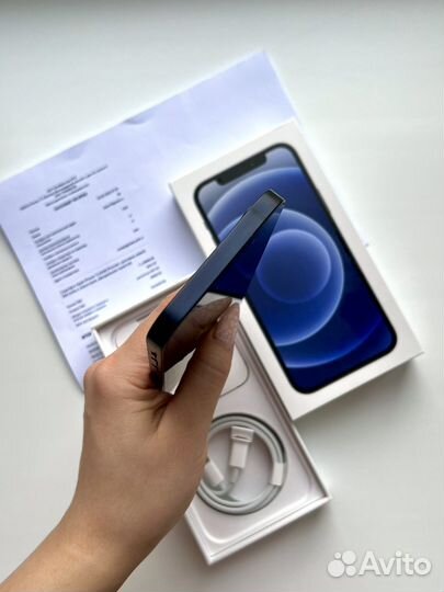 iPhone 12, 64 ГБ
