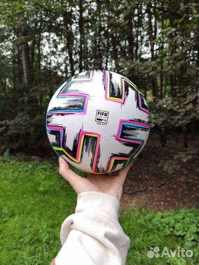 Футбольный мяч adidas euro 2020