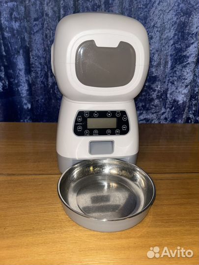 Автокормушка для кошек