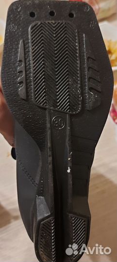 Ботинки,лыжи и палочки