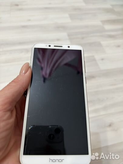 Телефон honor 7а
