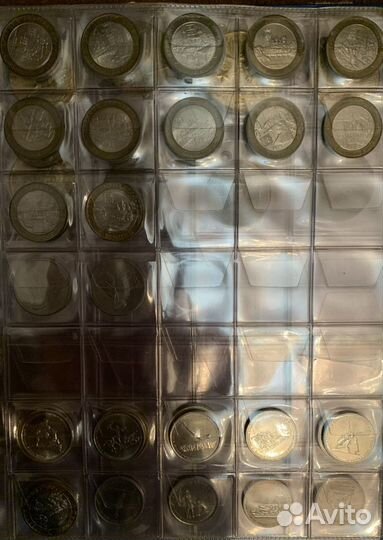 Коллекция монет и купюр