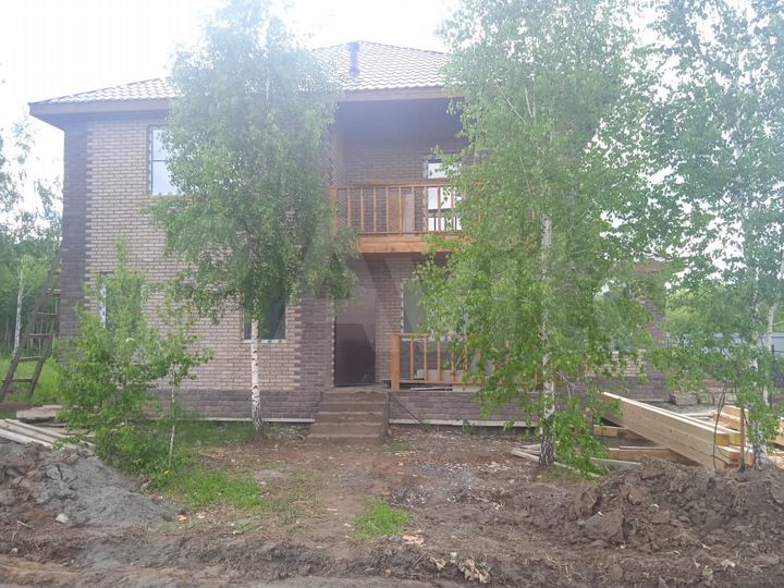 Дом 187 м² на участке 8 сот.