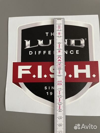 Наклейка на лодку Lund