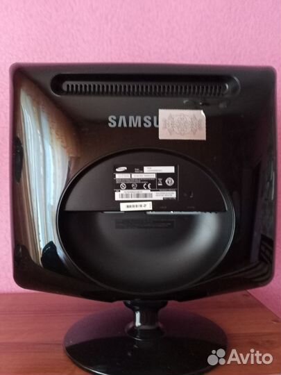 Монитор Samsung