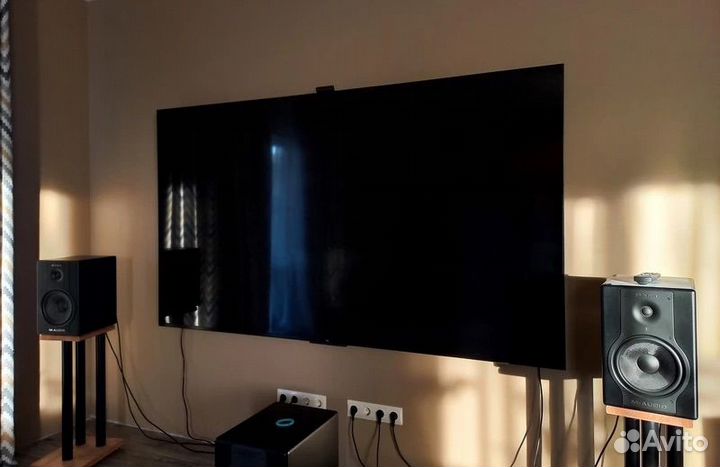 Телевизор TCL 98C735