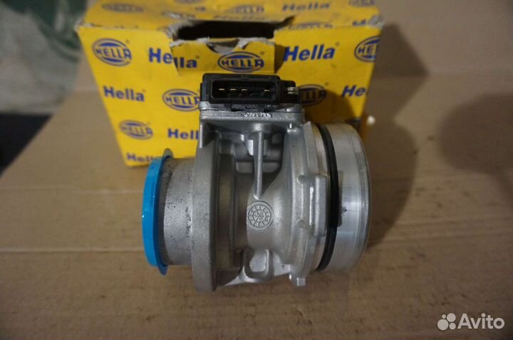 Расходомер воздуха 8ET 009 142-021 Hella