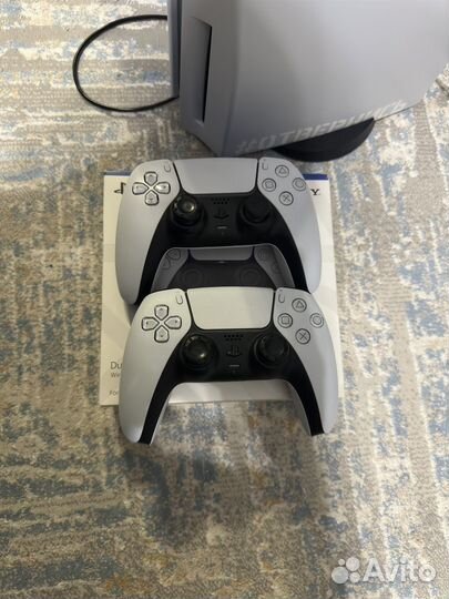 Sony playstation 5 ps5 с дисководом 2 джойстика