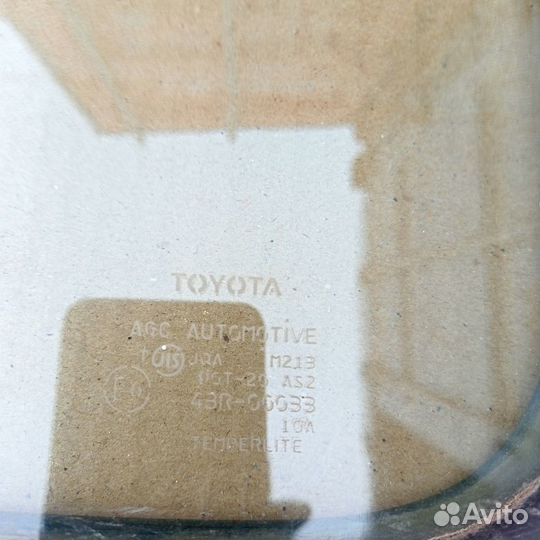 Стекло боковое левое Toyota Dyna LY290 62733-26130