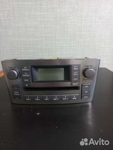 Штатный магнитофон Toyota Avensis T250