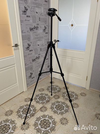 Штатив для фотоаппарата