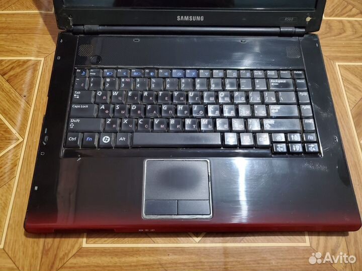 Ноутбук R560