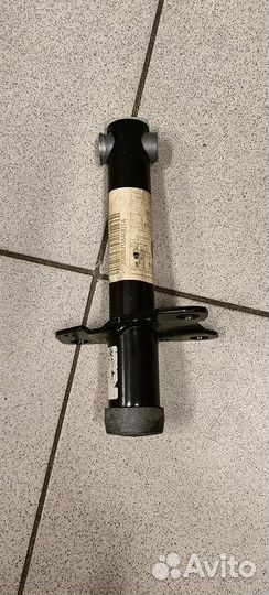 Кронштейн амортизатор бампера передний правый Audi