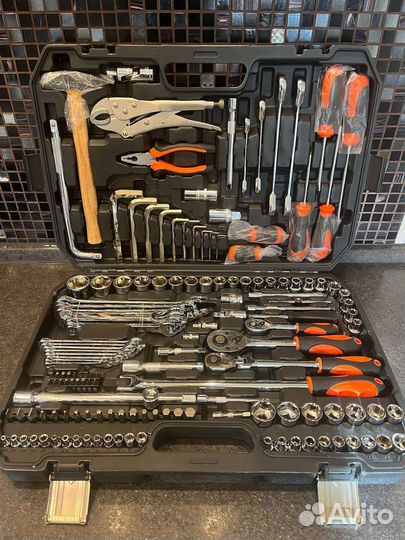 Огромный набор инструментов для АВТО