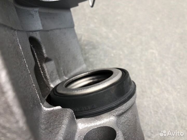 Тормозной цилиндр передний правый Volkswagen