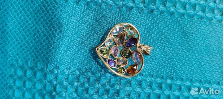 Золотой кулон