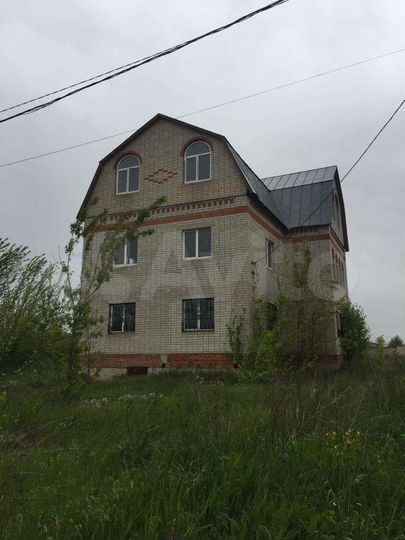 Дом 301,5 м² на участке 16,7 сот.