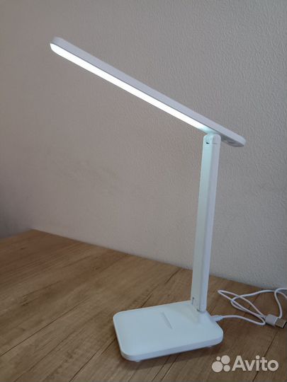 Настольная LED лампа