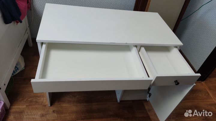 Письменный стол