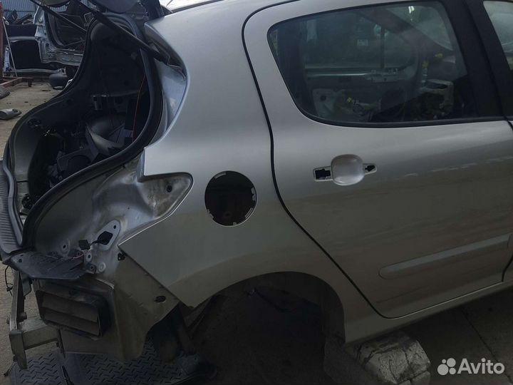 Крыло заднее правое Peugeot 308