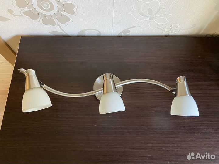 Бра на 3 лампочки