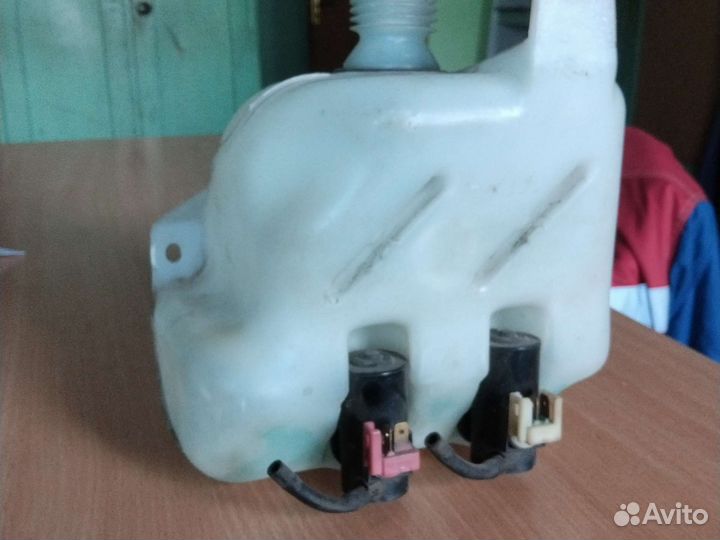 Бачëк омывателя Хонда Степвагон RF1