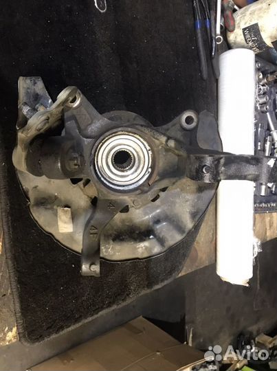 Кулак передний правый Тойота Камри V 50 10-15г