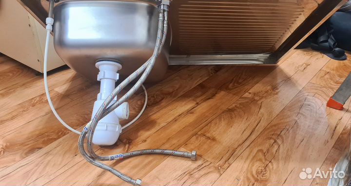 Кухонная мойка нержавейка 60*80 с кранами