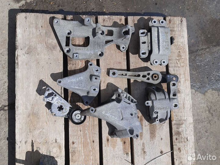 Подушки двигателя АКПП Volkswagen Jetta 5