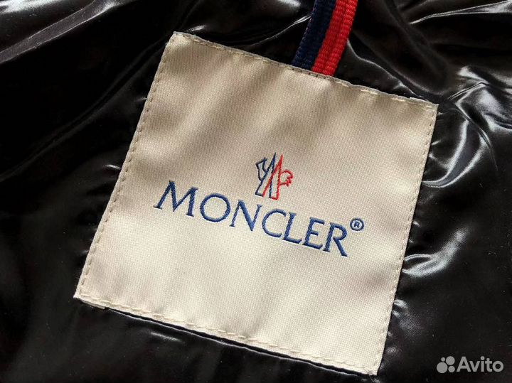 Пуховик Moncler