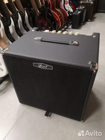 Басовый комбоусилитель Cort CM150B-EU 150W