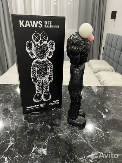 Коллекционная игрушка kaws