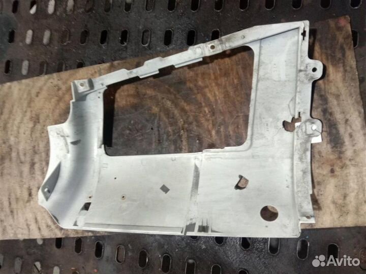 Рамка фары левая Volvo Fm9 300 D9 2008