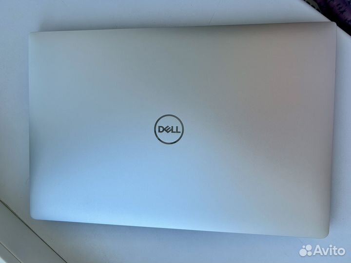 Ноутбук dell 9570
