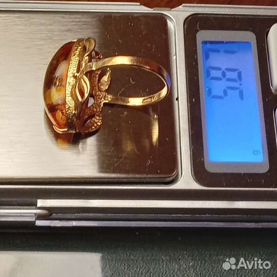 Золото янтарь