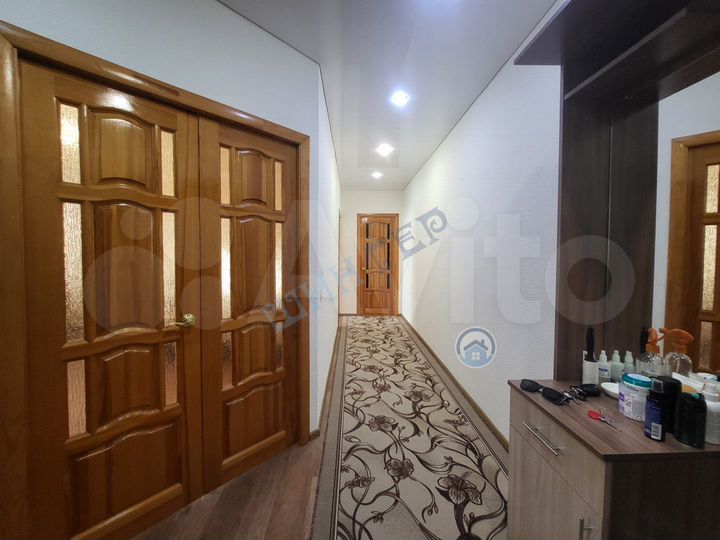 2-к. квартира, 54 м², 1/3 эт.