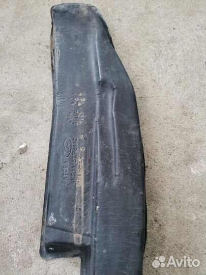 Пыльник крыла передний левый Hyundai Sonata седан