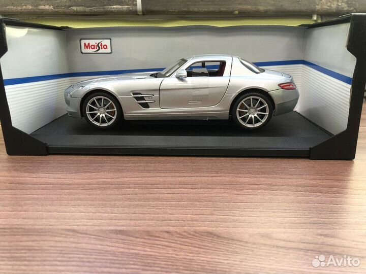 Maisto 1:18 - Mercedes-Benz SLS AMG