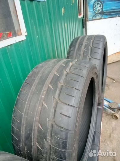 Bridgestone Potenza Re-11S 18/35 R18 и 19.5/30 R19