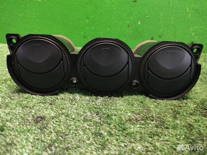 Дефлектор торпедо центральный Mazda 6 (GG) 2006