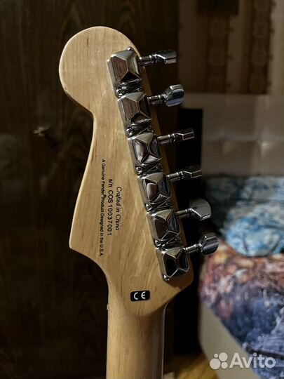 Электрогитара Fender Squier Bullet Strat с тремоло