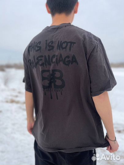 Футболка Balenciaga