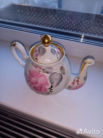 Заварочный чайник и кружка