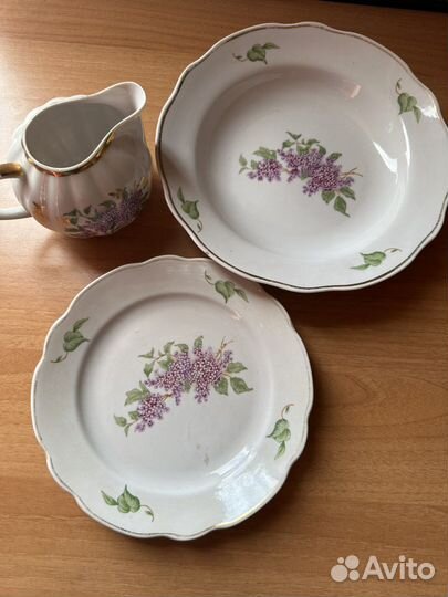 Сервиз фарфоровый Сирень (2 тарелки и молочник)