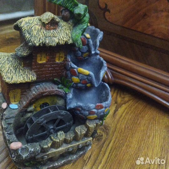 Статуэтка фонтан