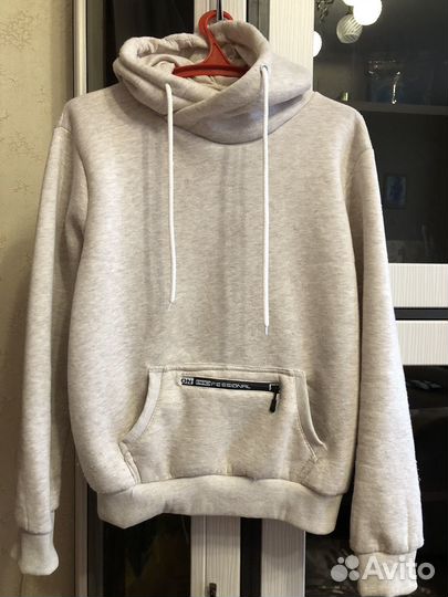 Спортивный женский костюм