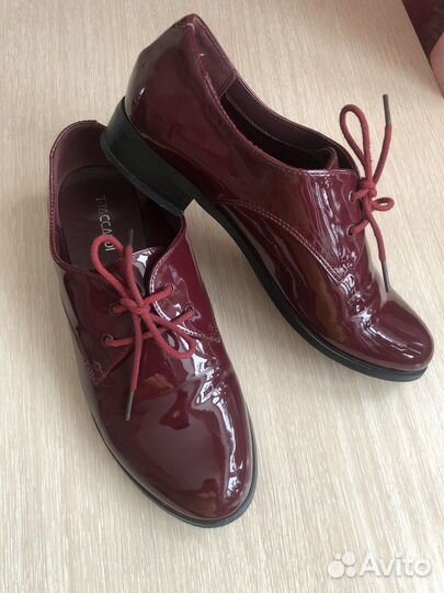 Полуботинки лаковые женские