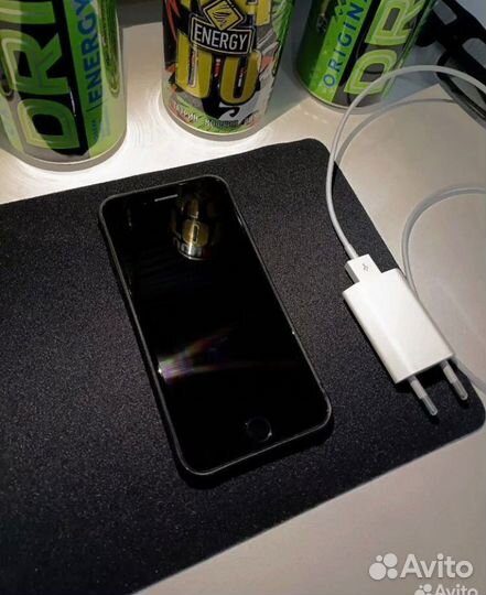 iPhone 8, 64 ГБ