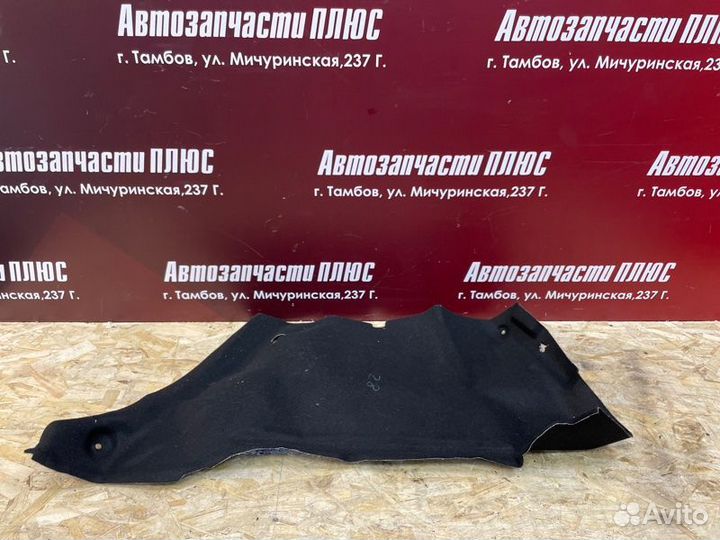 Обшивка багажника правая Renault Sandero Stepway