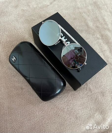 Солнцезащитные очки женские chanel